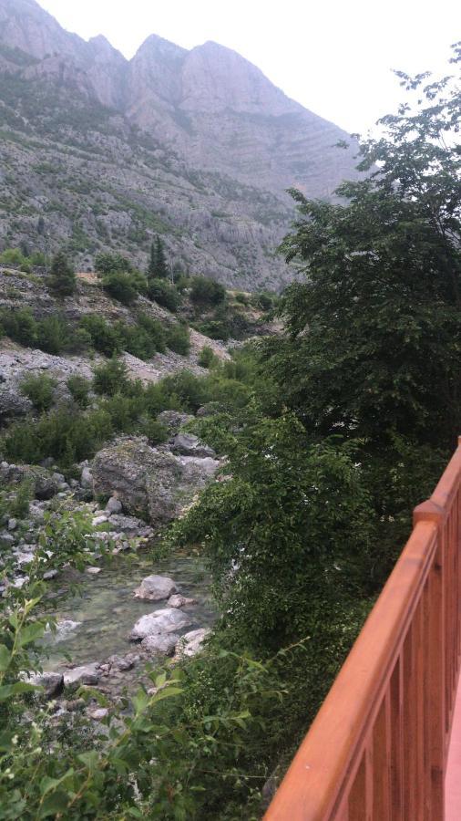 Sofra Kelmendit Tamare Buitenkant foto